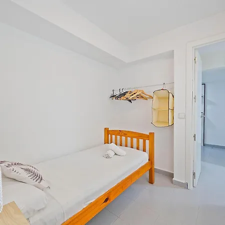 En A 1a Linea Del Mar Μπένιντορμ